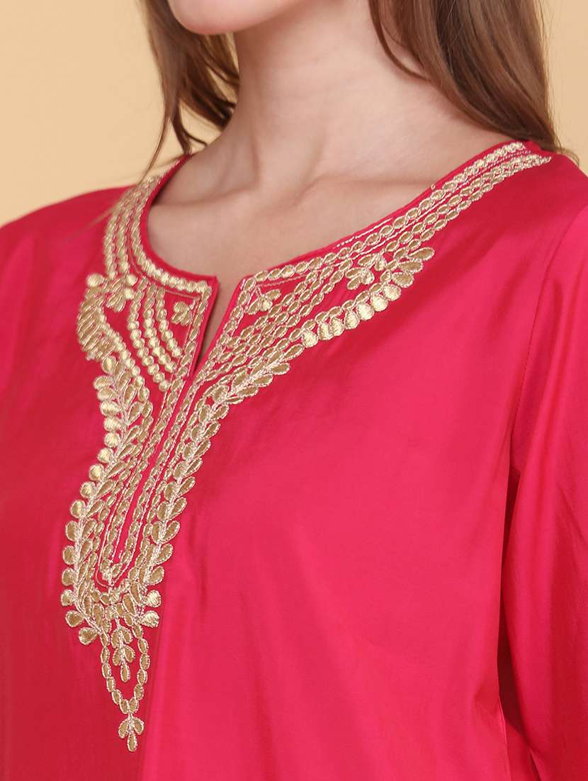Women Embroidered Three Quarter Sleeves Straight Kurta - 22381844 -  Standard Image - 1