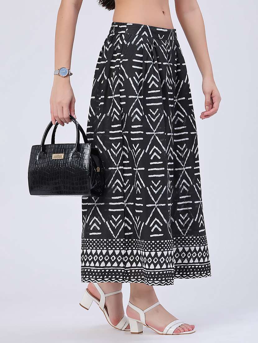 women printed mid rise flared palazzo