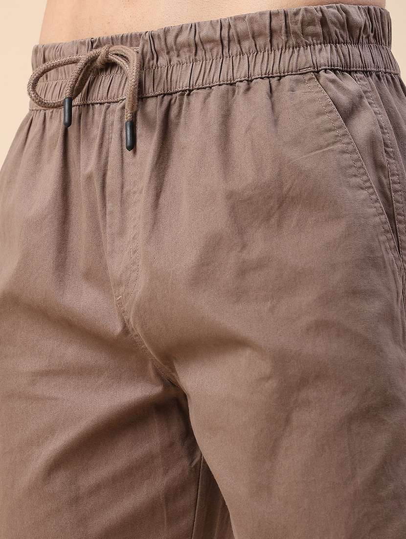 men solid mid rise regular fit jogger - 22382618 -  Standard Image - 1