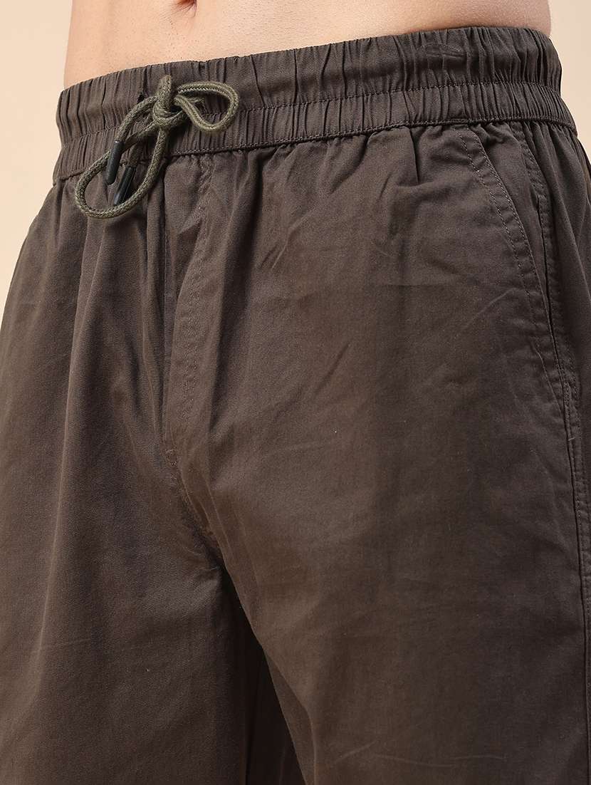men solid mid rise regular fit jogger - 22382620 -  Standard Image - 1