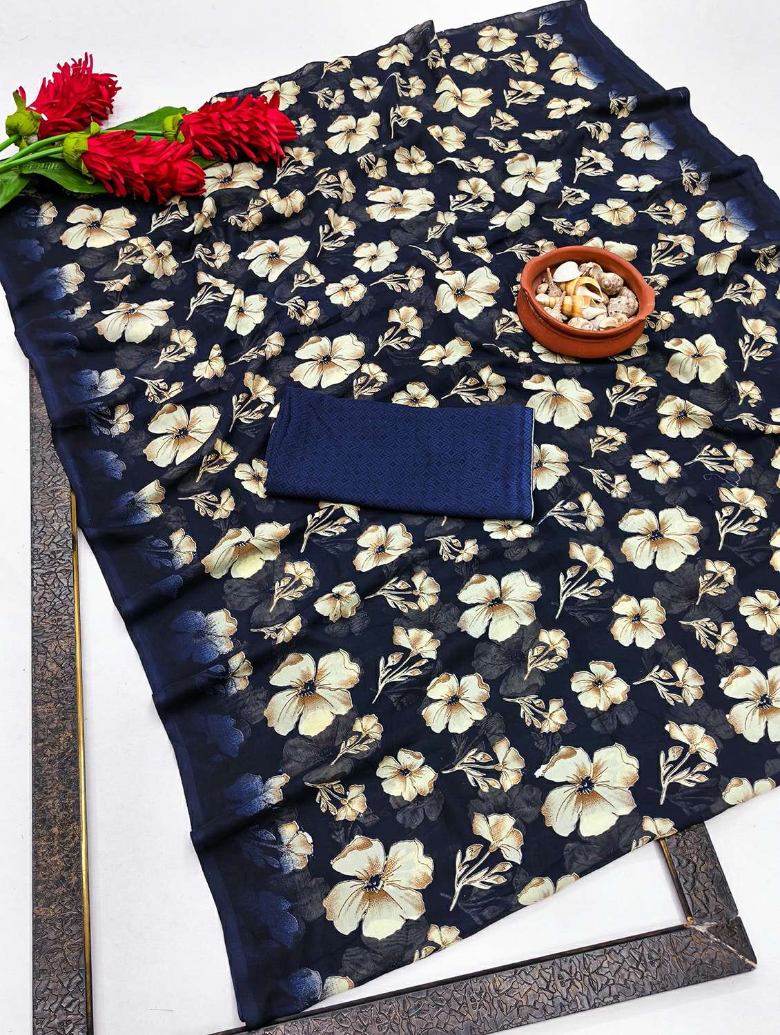 women printed casual wear saree with blouse - 22384358 -  Standard Image - 1