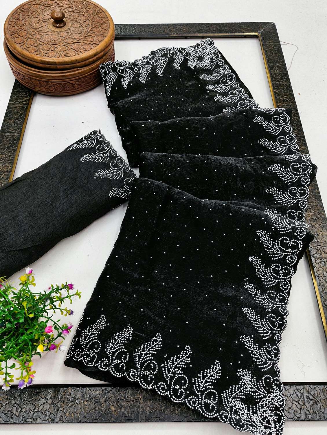 women solid with work embellished saree with blouse
