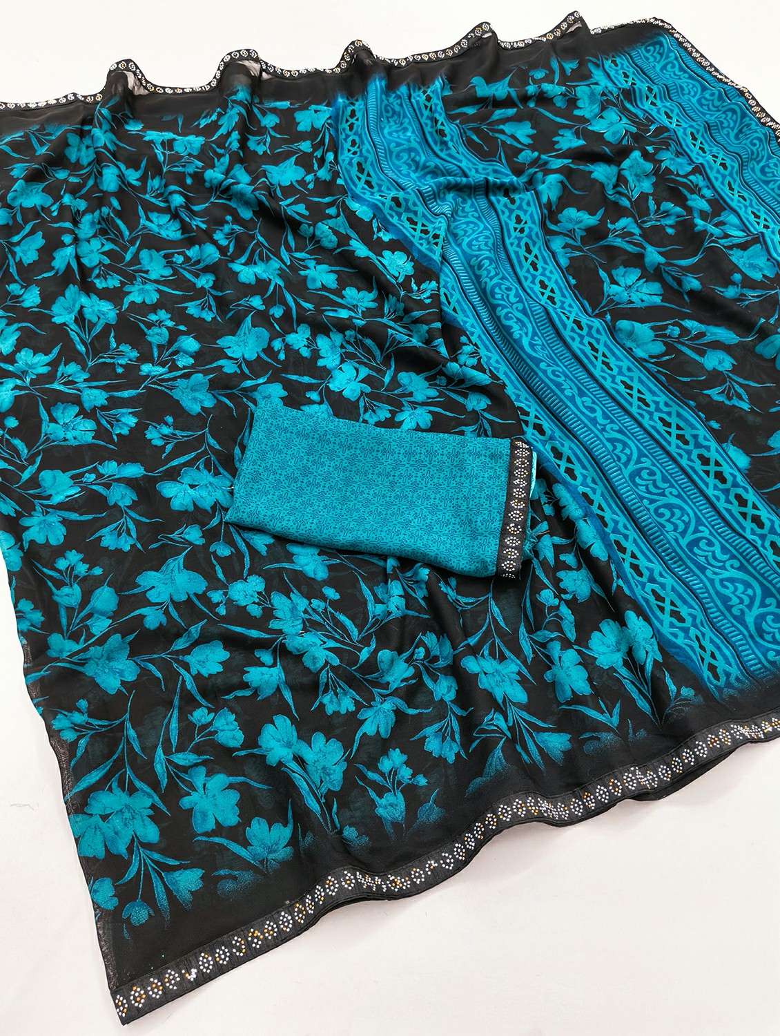 women printed casual wear saree with blouse - 22384457 -  Standard Image - 1