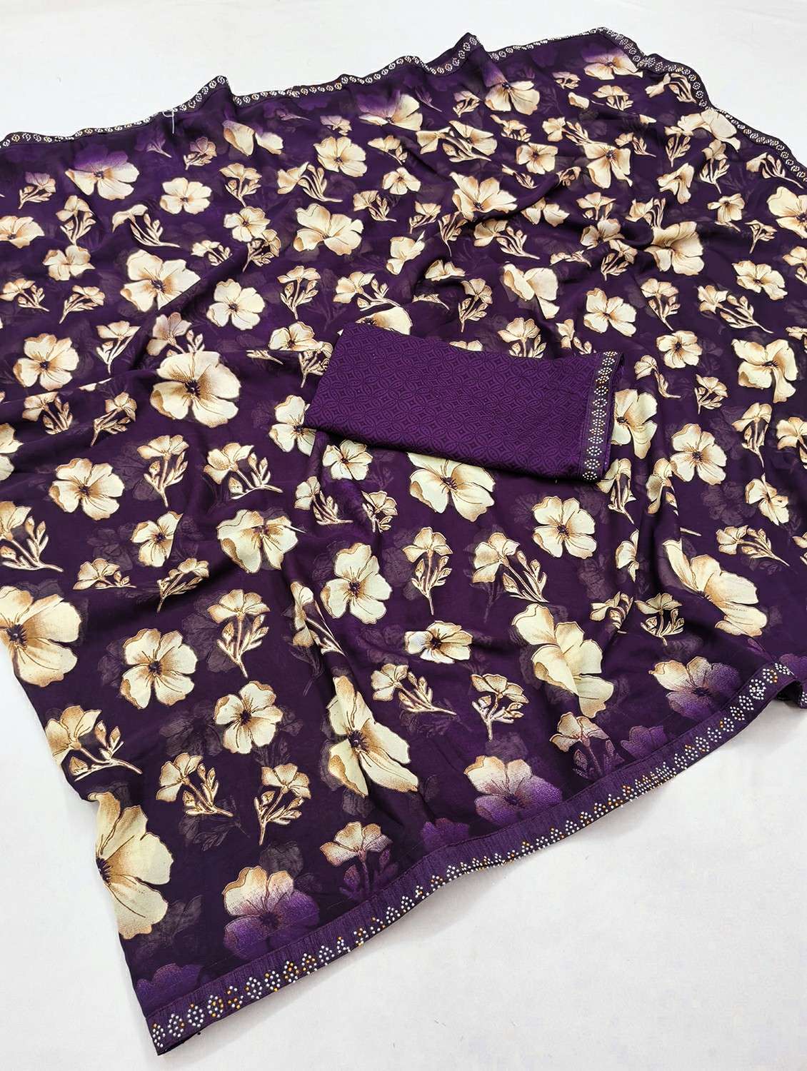 women printed casual wear saree with blouse - 22384468 -  Standard Image - 1