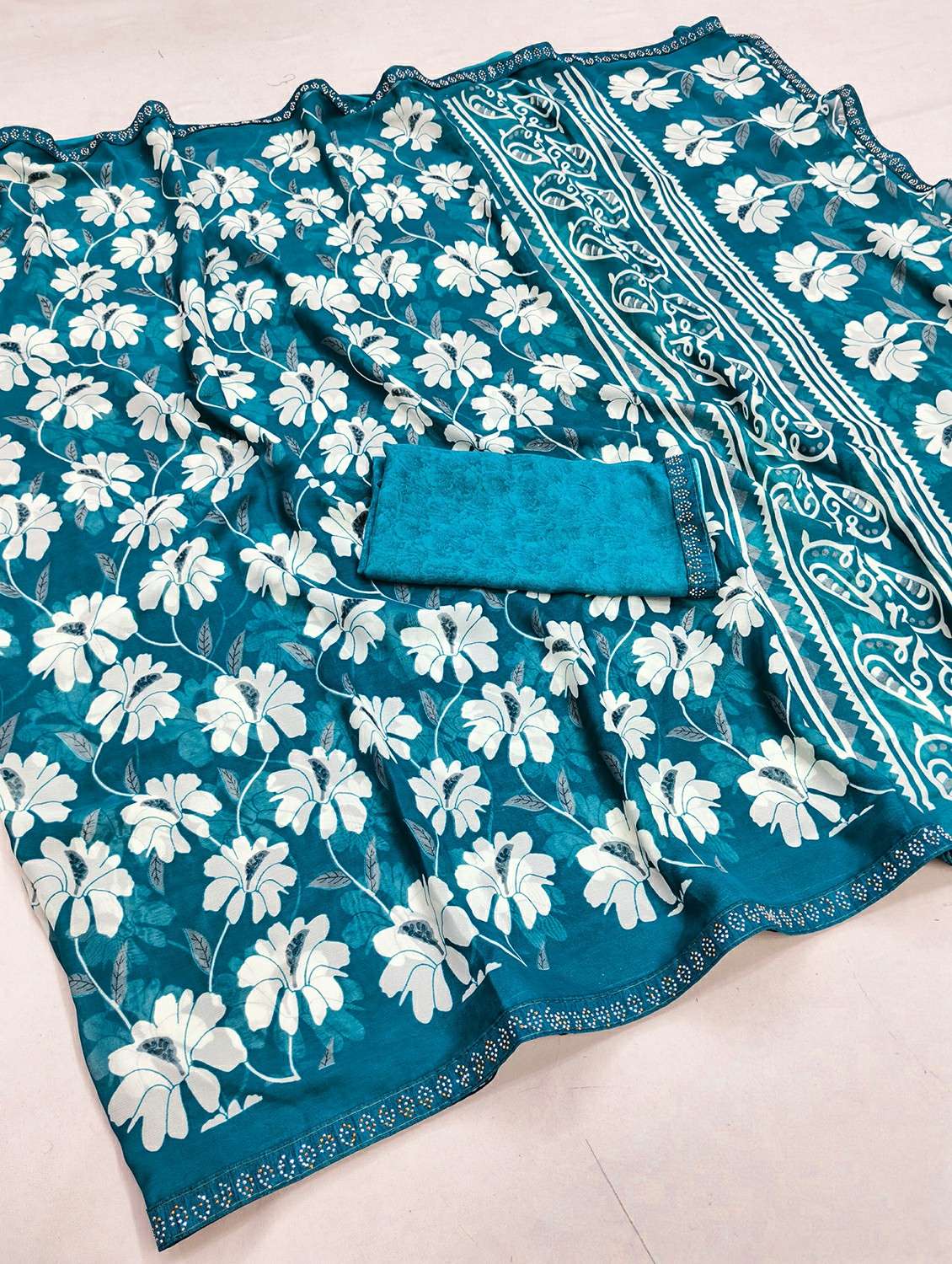 women printed casual wear saree with blouse - 22384489 -  Standard Image - 1