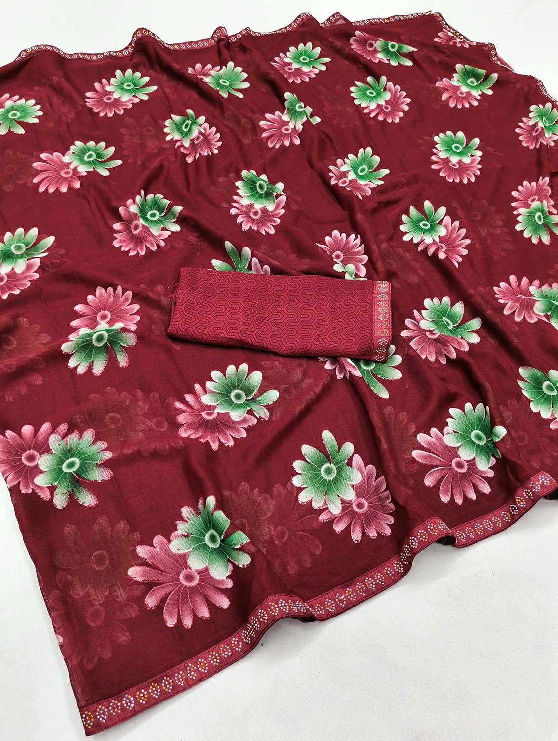 women printed casual wear saree with blouse - 22384494 -  Standard Image - 1