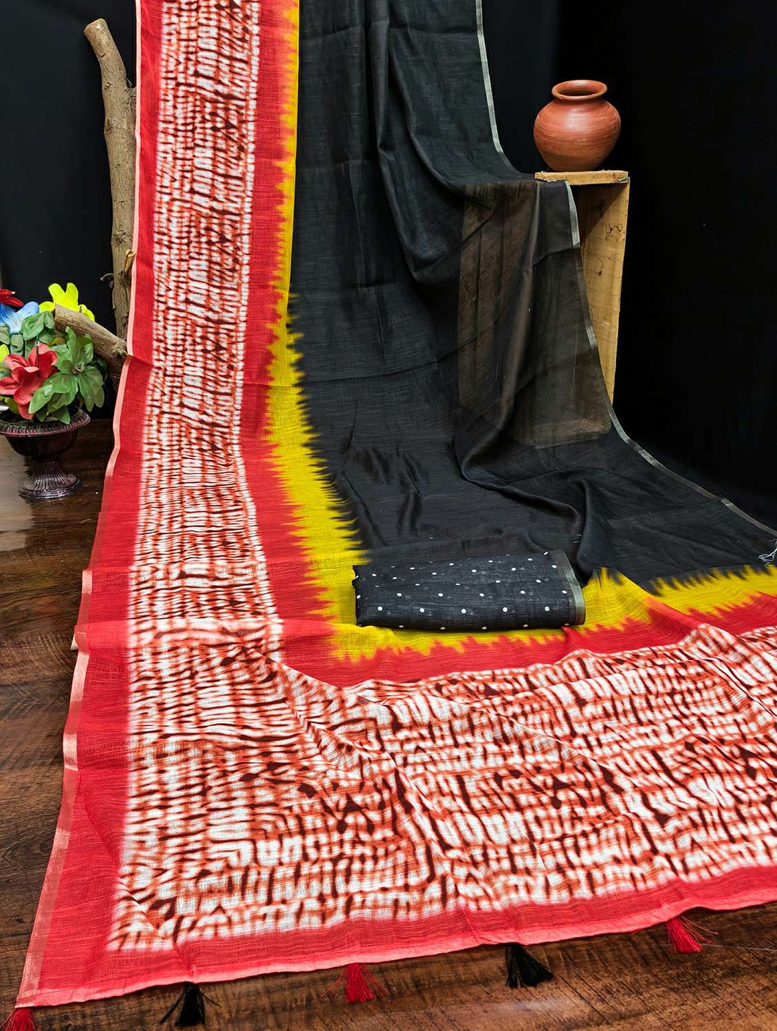 women printed casual wear saree with blouse