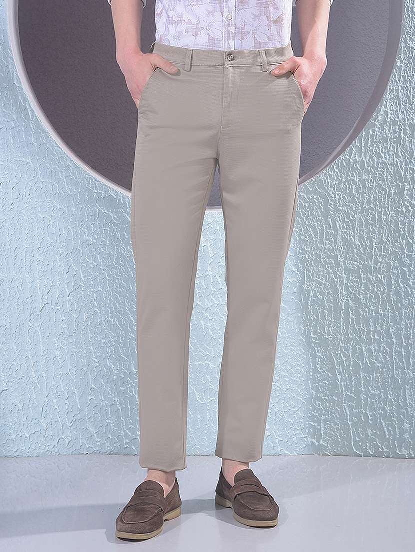 men solid mid rise chinos casual trouser