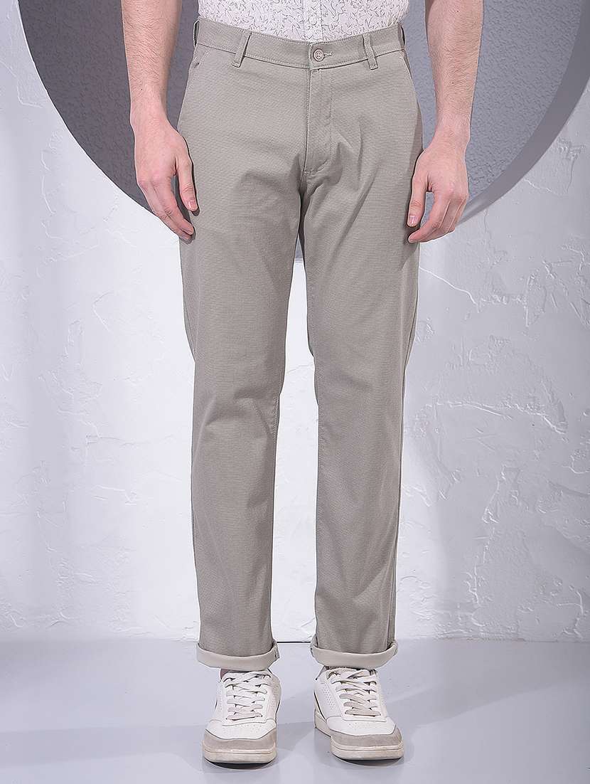 men solid mid rise chinos casual trouser