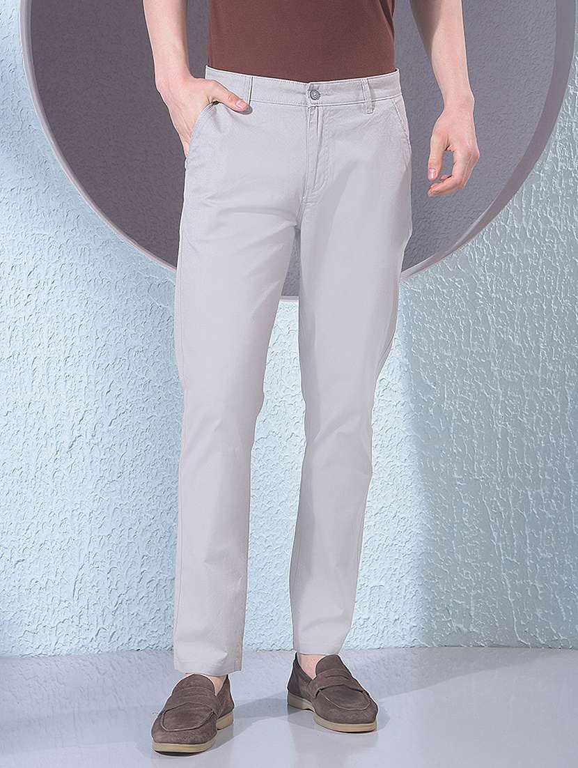 men solid mid rise chinos casual trouser