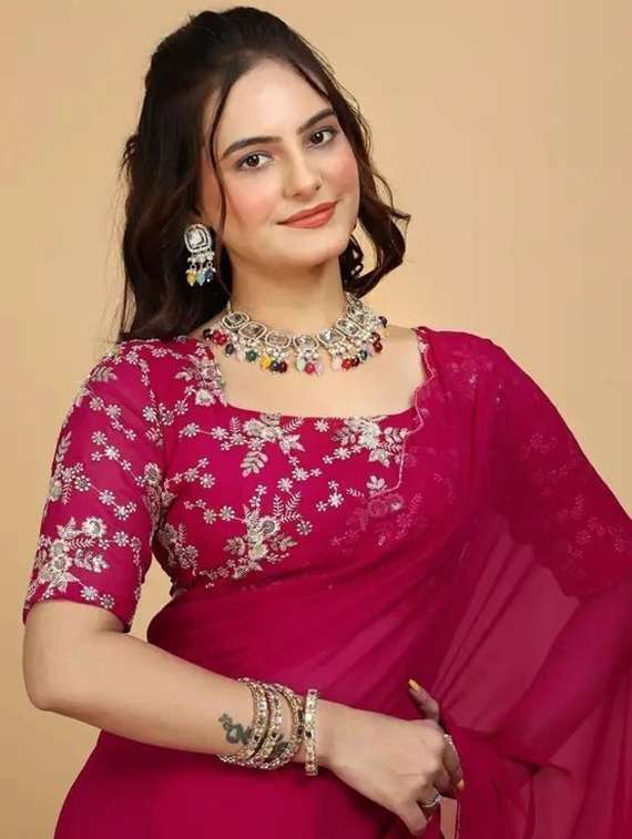 Women Solid Plain Saree With Blouse - 22385387 -  Standard Image - 1