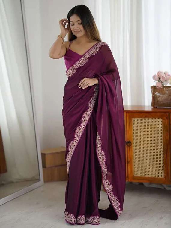 women solid with bordered saree with blouse