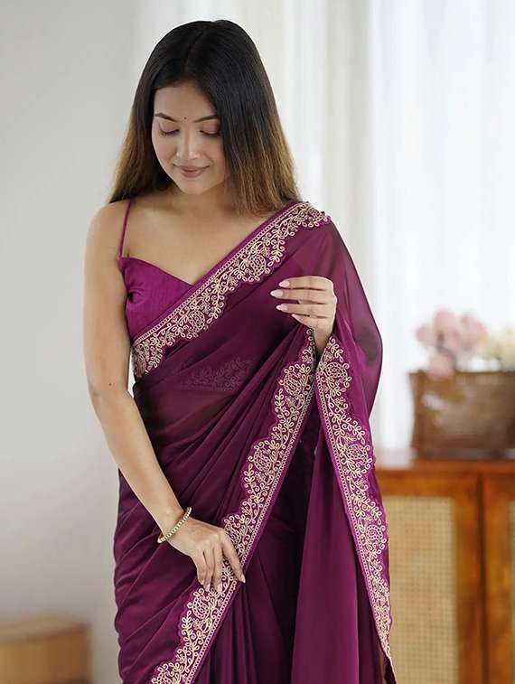 women solid with bordered saree with blouse - 22385426 -  Standard Image - 1