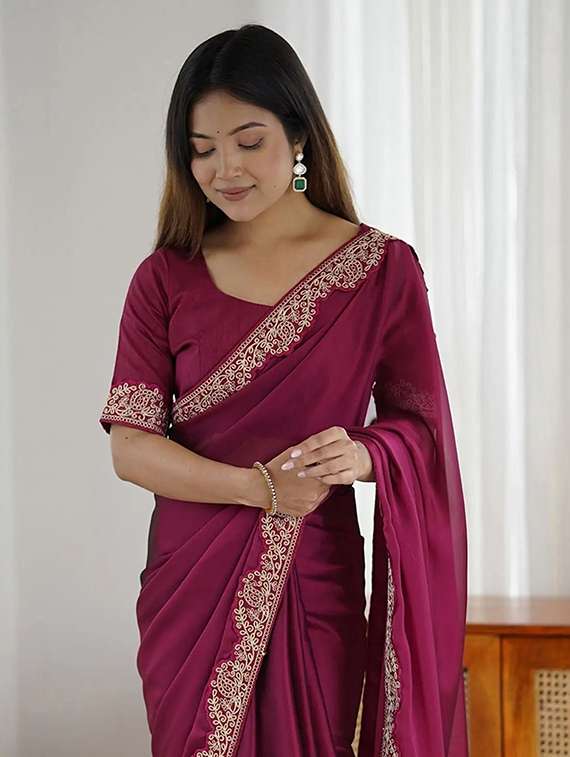 women solid with bordered saree with blouse - 22385442 -  Standard Image - 1