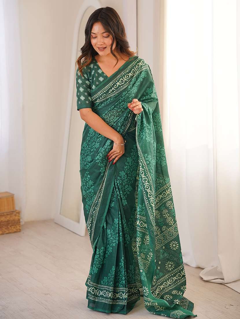 women printed casual wear saree with blouse