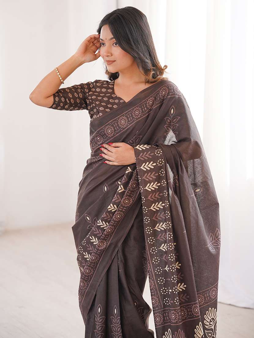 women printed casual wear saree with blouse - 22385461 -  Standard Image - 1