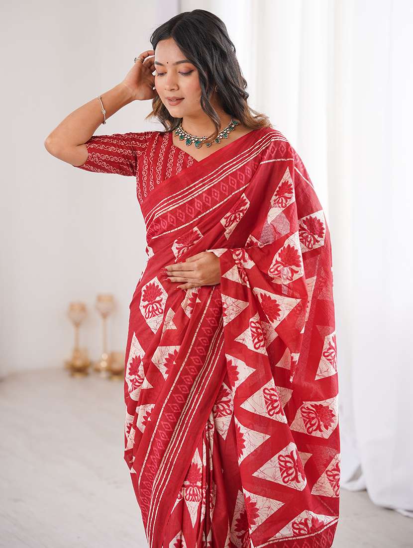 women printed casual wear saree with blouse - 22385462 -  Standard Image - 1