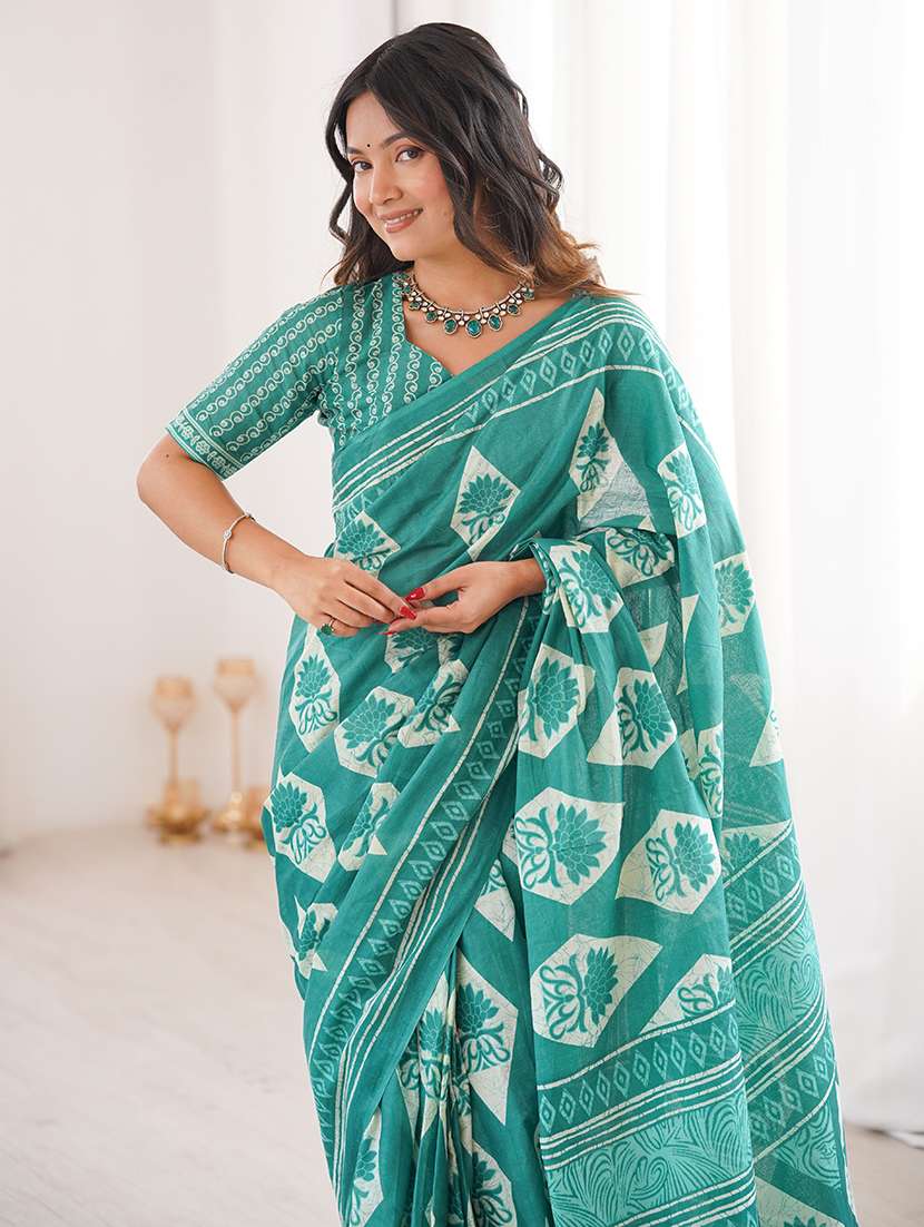 women printed casual wear saree with blouse - 22385465 -  Standard Image - 1