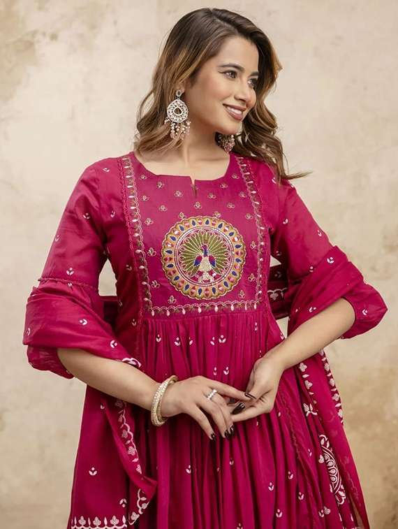 women printed three quarter sleeve kurta pant with dupatta set - 22385520 -  Standard Image - 1