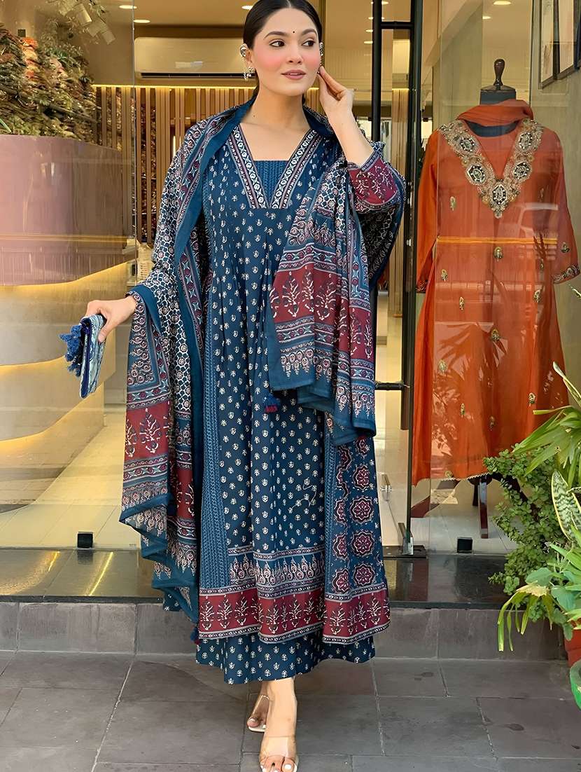 Women Printed Three Quarter Sleeve Kurta Palazzo With Dupatta Set - 22385522 -  Standard Image - 1