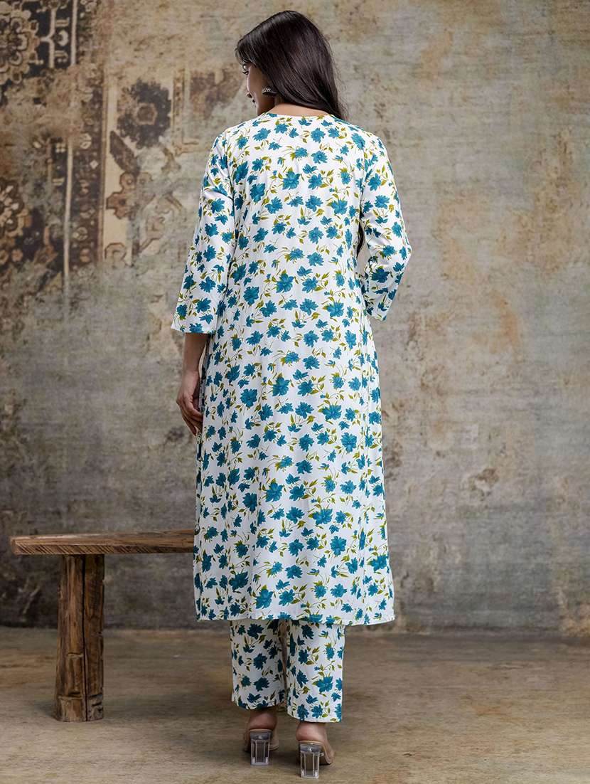 Women Printed Three Quarter Sleeve Kurta Pant Set - 22385542 -  Standard Image - 4
