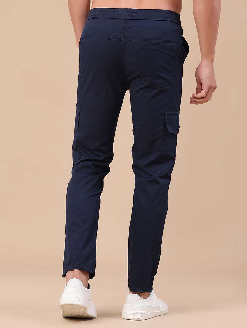 men solid mid rise regular fit cargo  - 22386480 -  Standard Image - 4