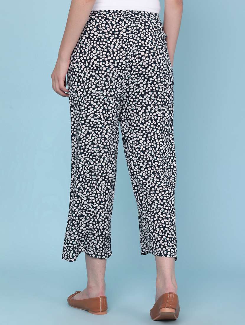 Women Floral Printed Mid Rise Palazzo - 22386548 -  Standard Image - 4