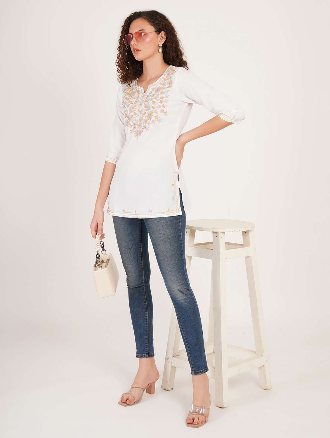 women solid with work notch neck straight kurti - 22387089 -  Standard Image - 4