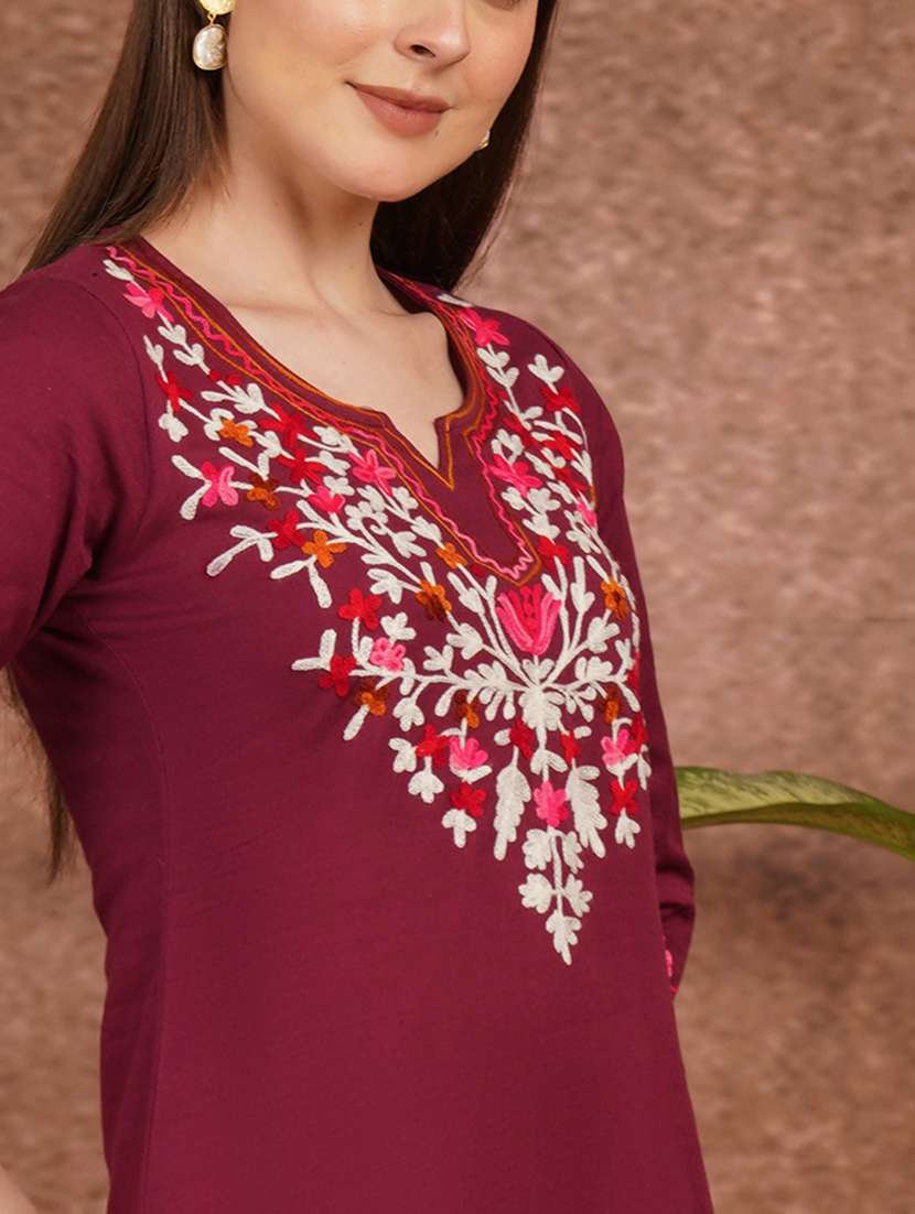 women solid with work notch neck straight kurti - 22387095 -  Standard Image - 1