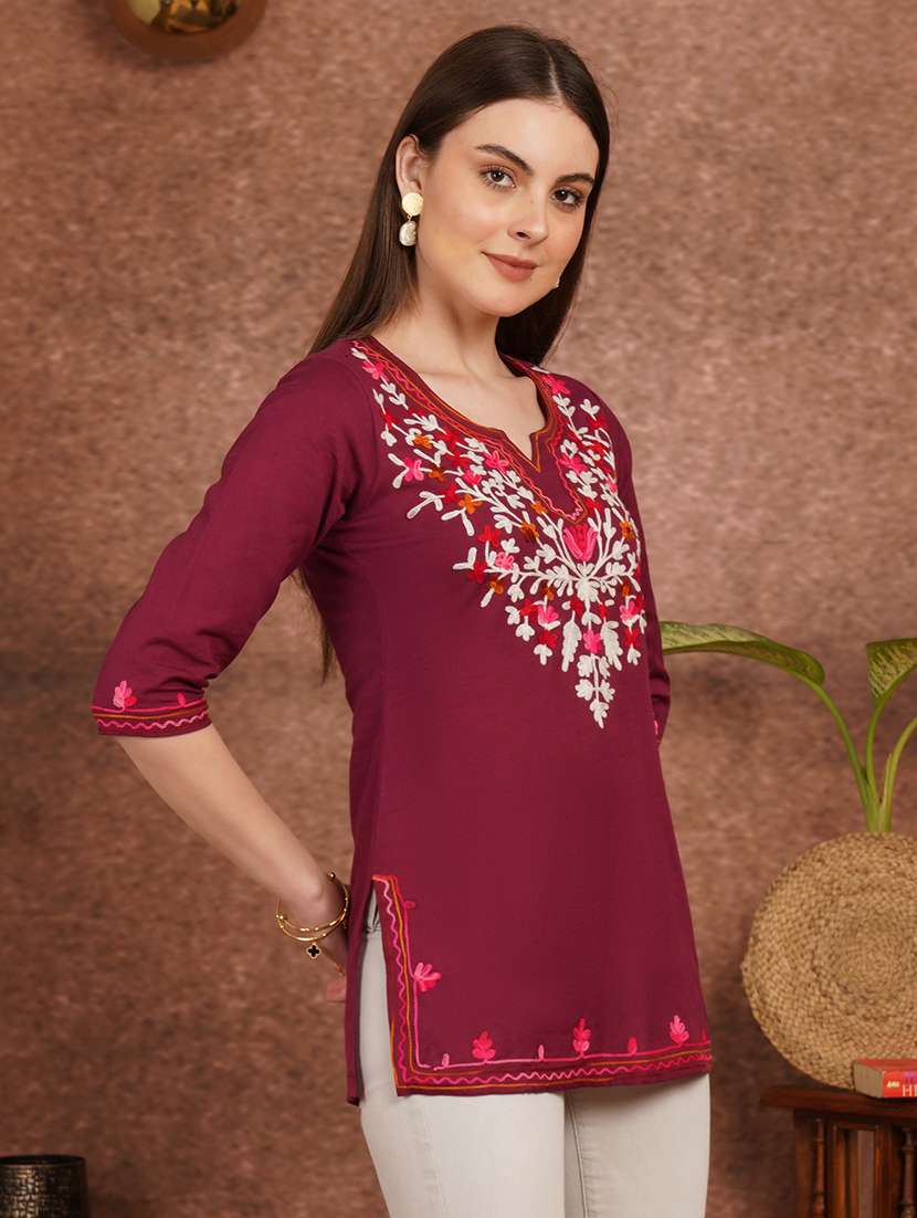women solid with work notch neck straight kurti - 22387095 -  Standard Image - 4