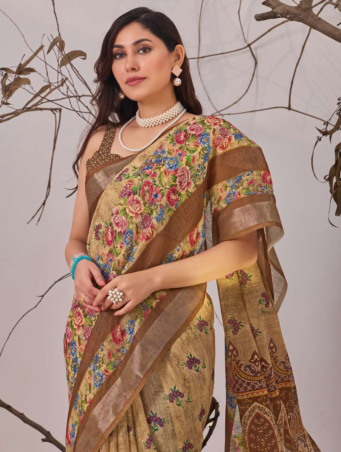 women printed handloom saree with blouse - 22388800 -  Standard Image - 1
