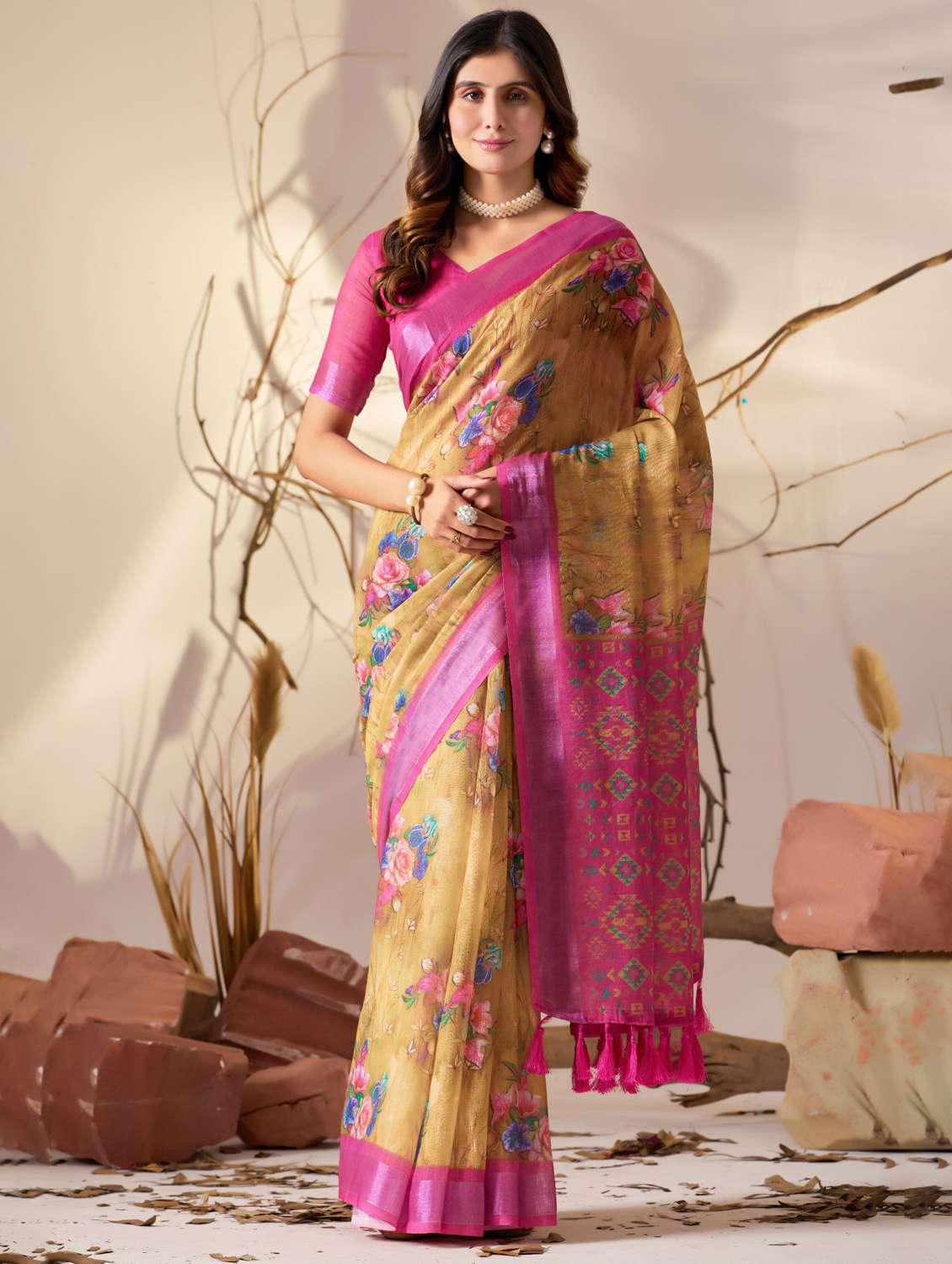women printed casual wear saree with blouse