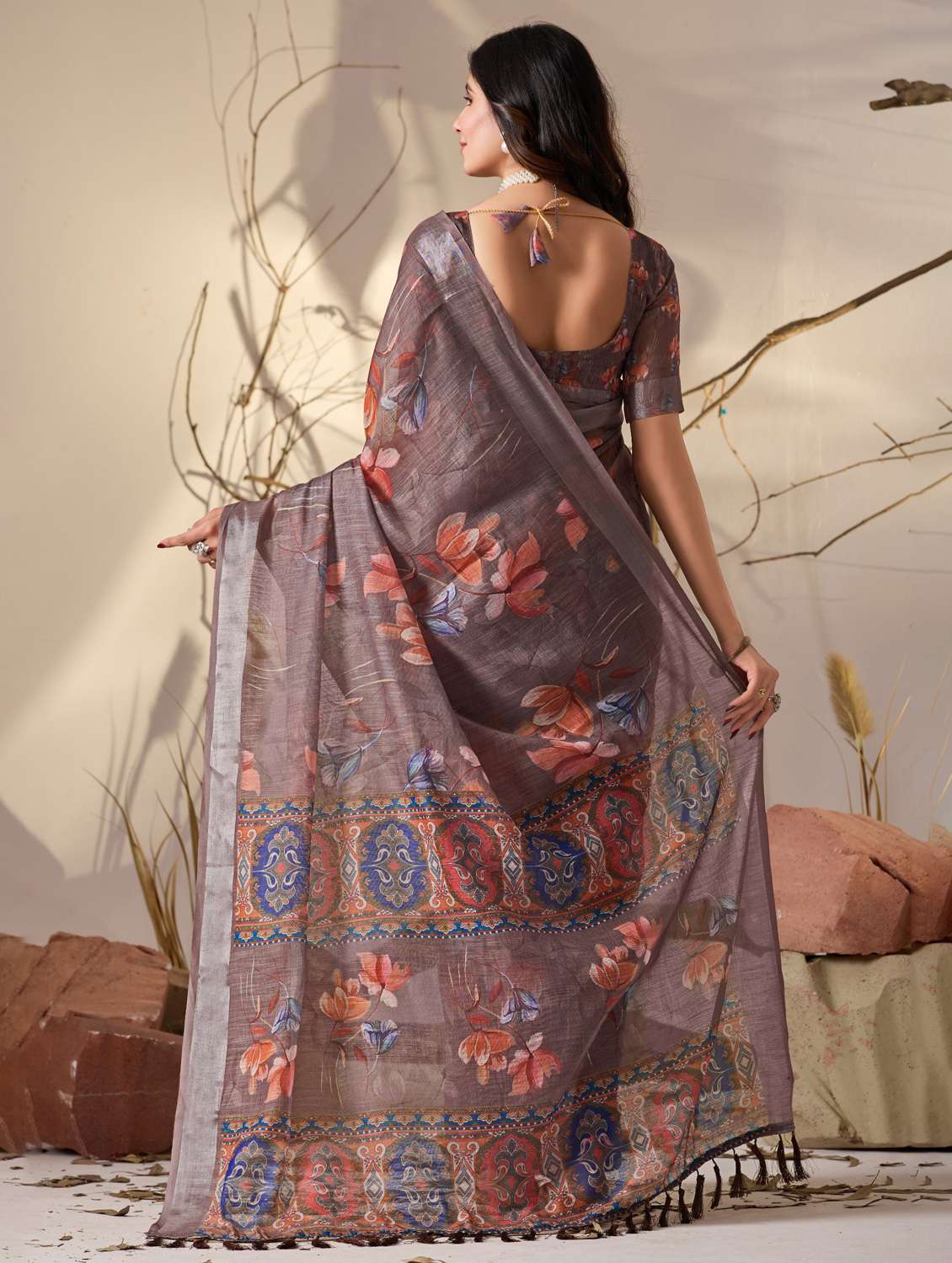 women printed casual wear saree with blouse - 22388823 -  Standard Image - 4