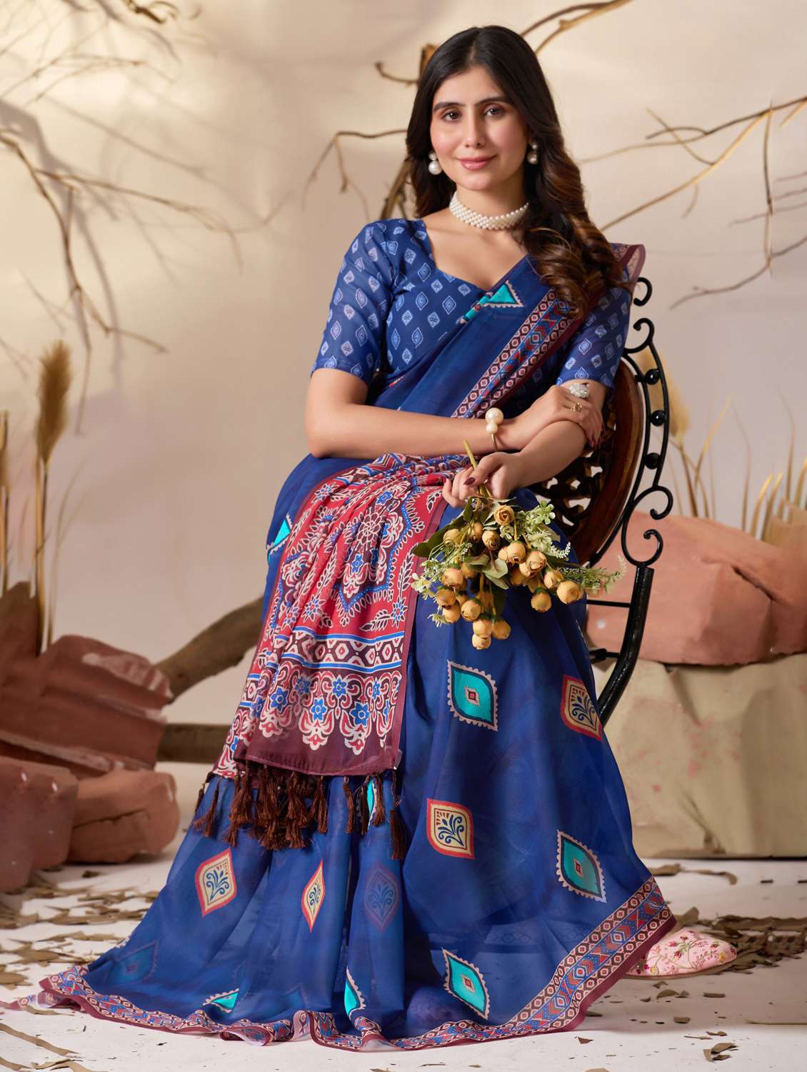 women printed casual wear saree with blouse - 22388833 -  Standard Image - 1
