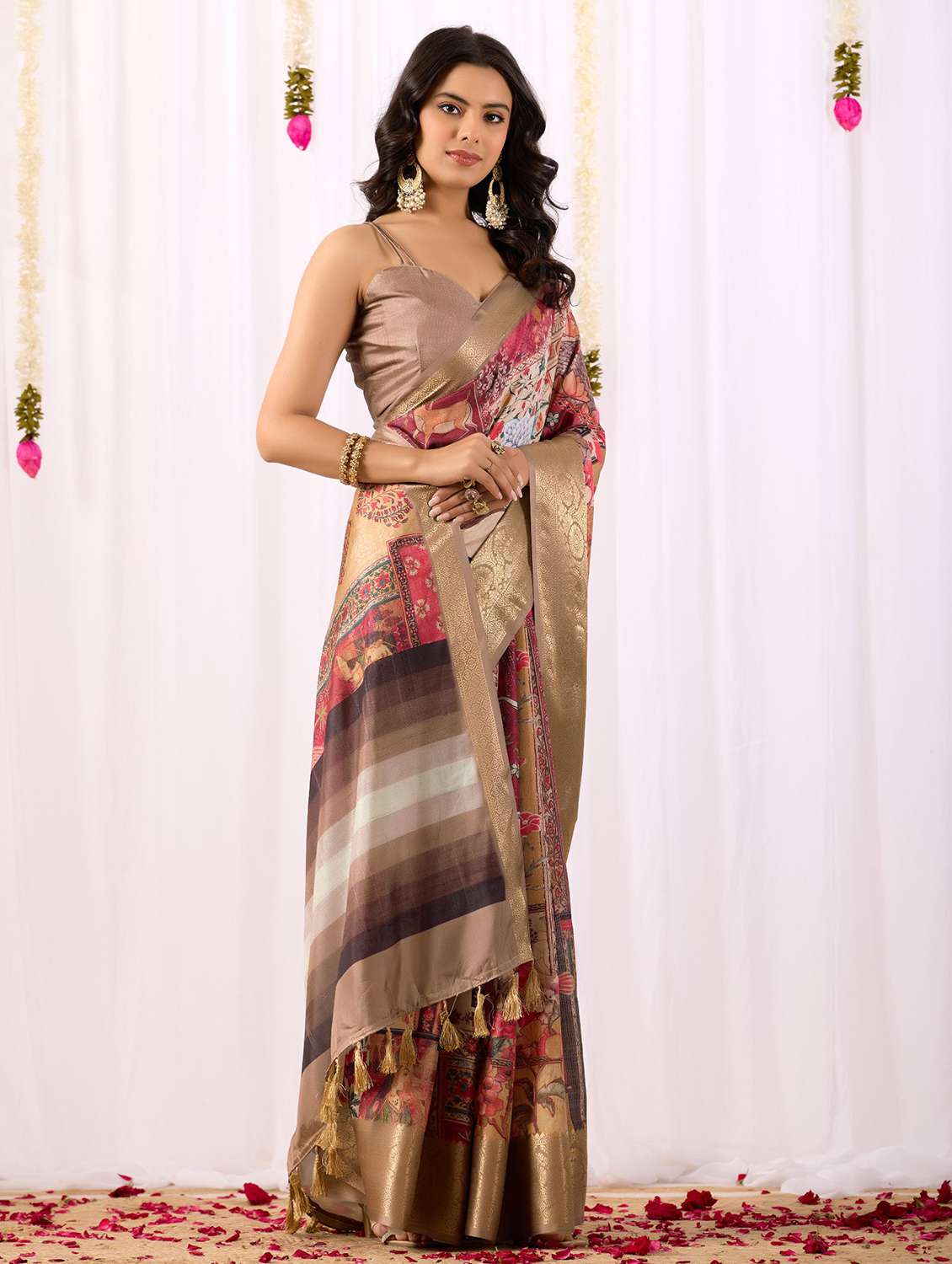 women printed casual wear saree with blouse