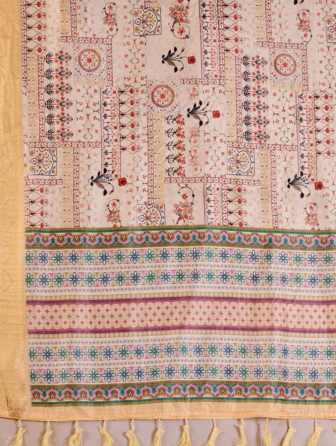 women printed casual wear saree with blouse - 22388841 -  Standard Image - 4