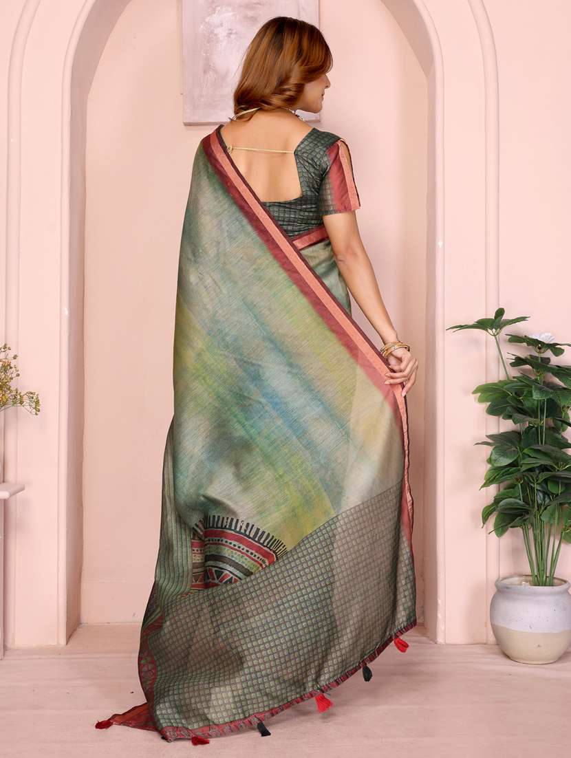 women printed casual wear saree with blouse - 22388882 -  Standard Image - 4