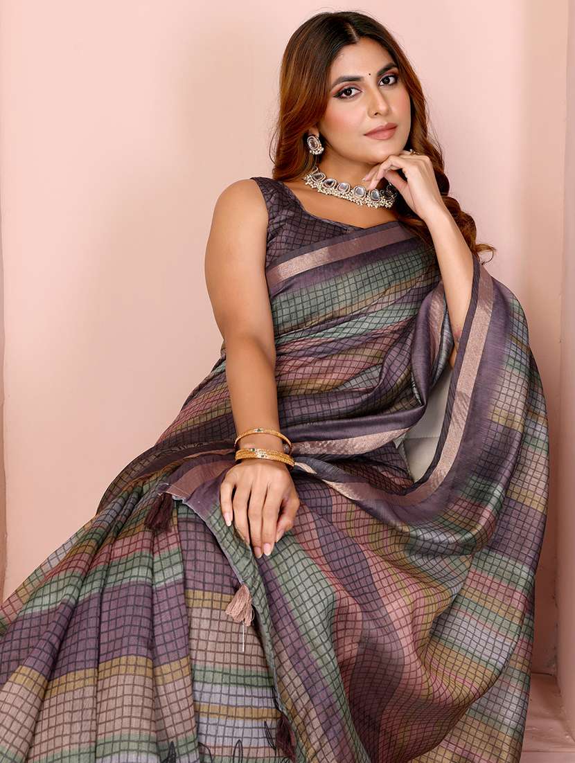 women printed casual wear saree with blouse - 22388887 -  Standard Image - 1