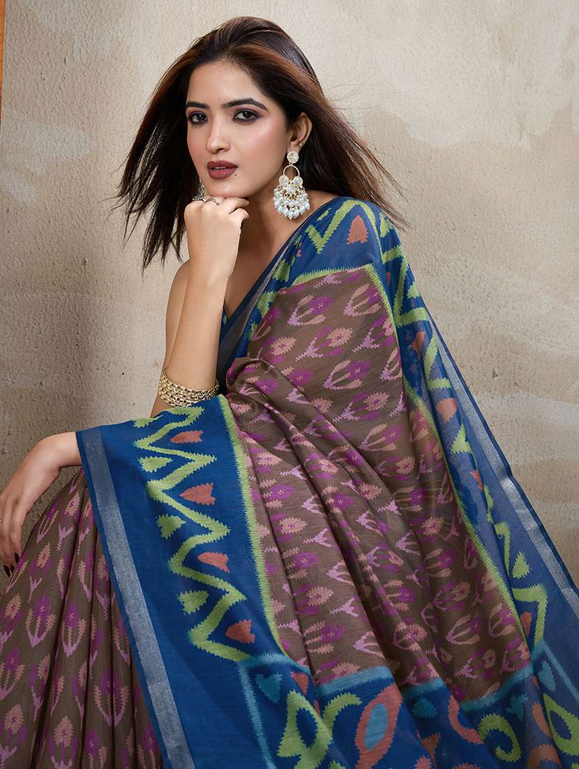 women printed casual wear saree with blouse - 22388897 -  Standard Image - 1