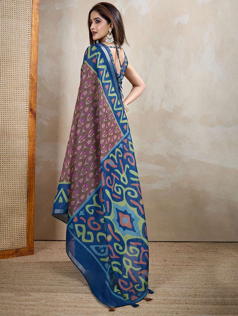 women printed casual wear saree with blouse - 22388897 -  Standard Image - 4