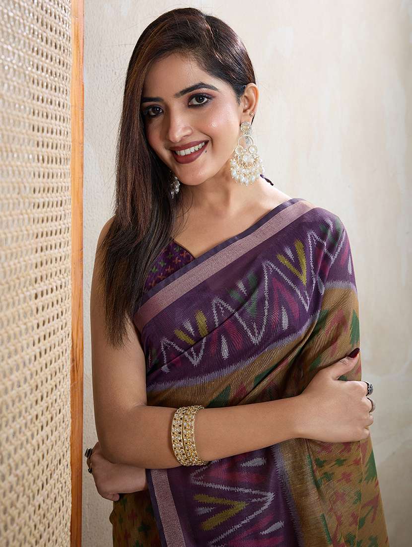 women printed casual wear saree with blouse - 22388898 -  Standard Image - 1