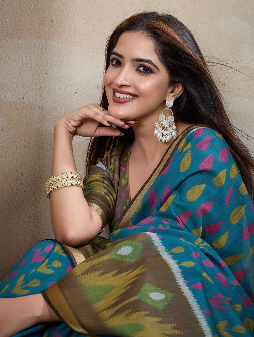 women printed casual wear saree with blouse - 22388901 -  Standard Image - 1