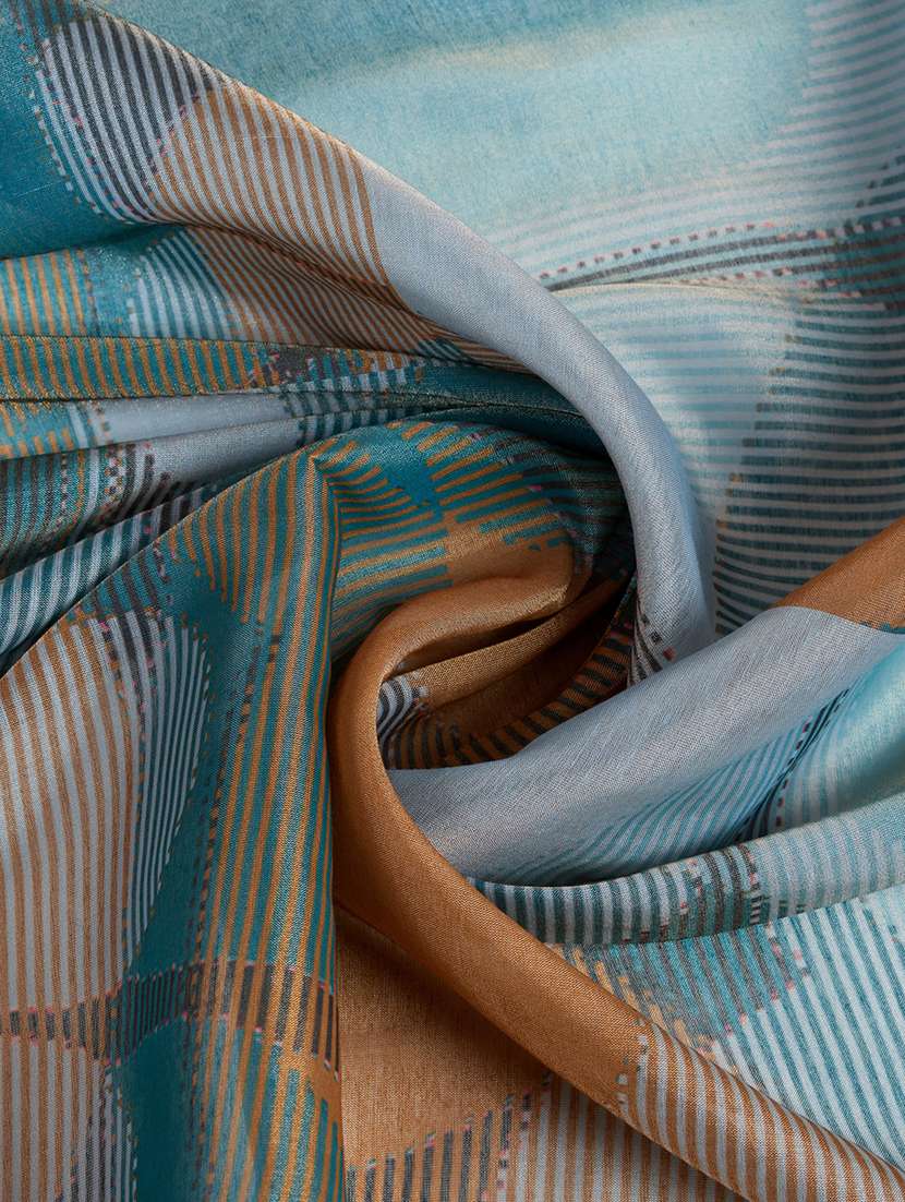 women printed casual wear saree with blouse - 22388913 -  Standard Image - 1