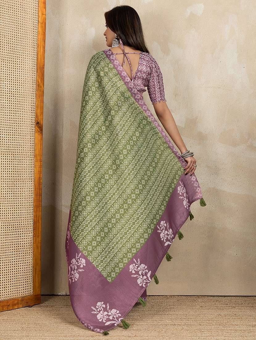 women printed casual wear saree with blouse - 22388916 -  Standard Image - 4