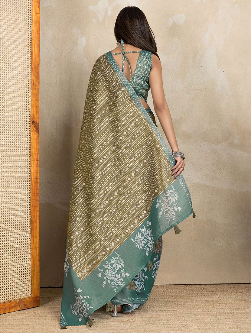 women printed casual wear saree with blouse - 22388919 -  Standard Image - 4