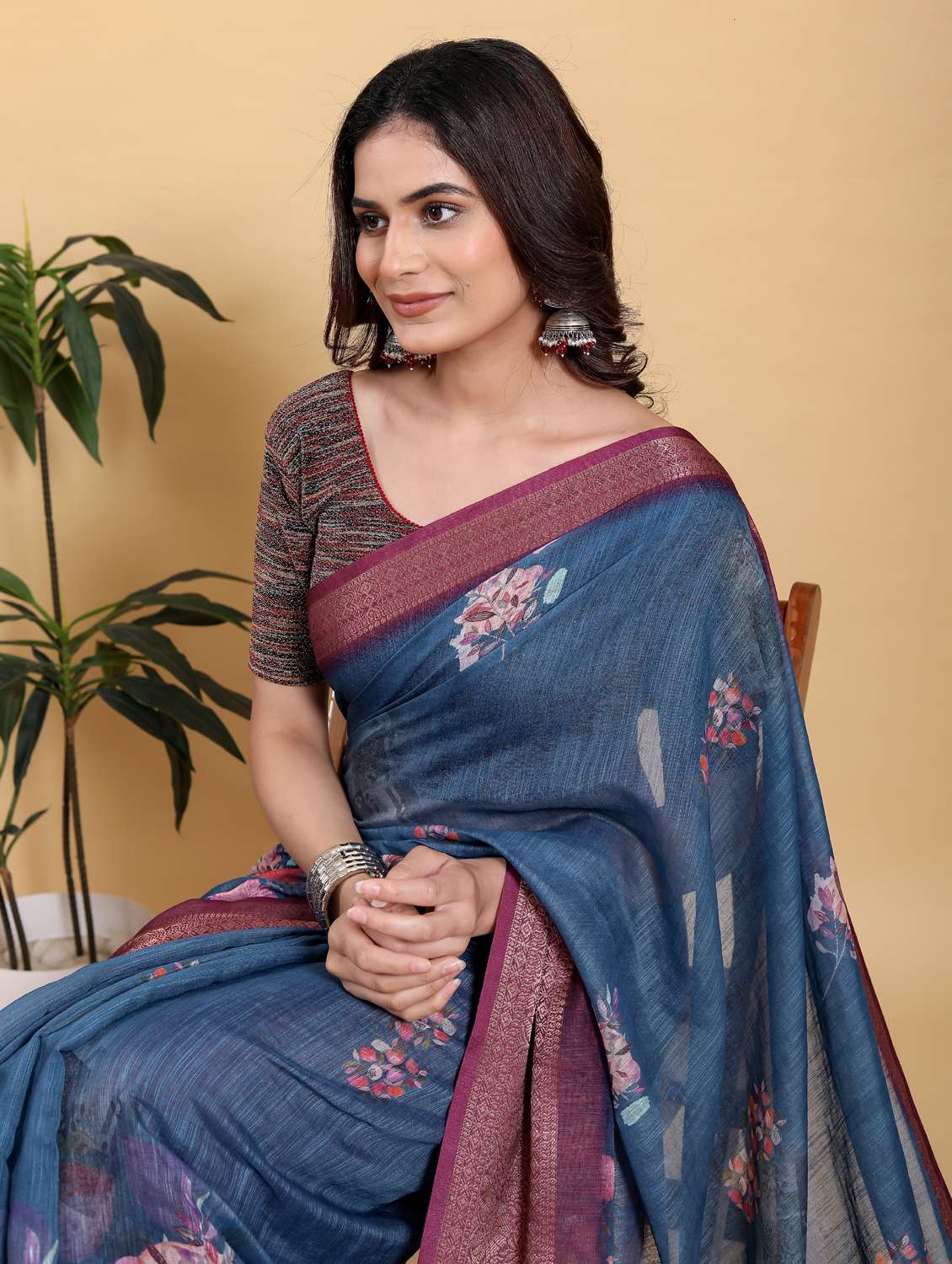 women printed casual wear saree with blouse - 22388926 -  Standard Image - 1