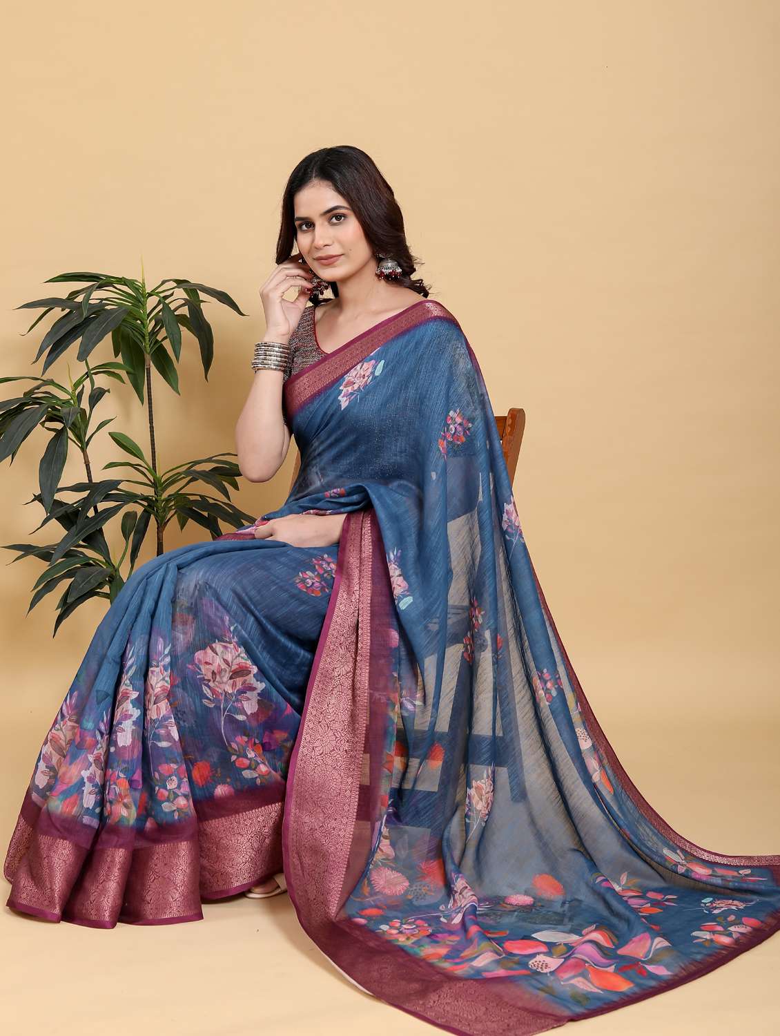 women printed casual wear saree with blouse - 22388926 -  Standard Image - 4