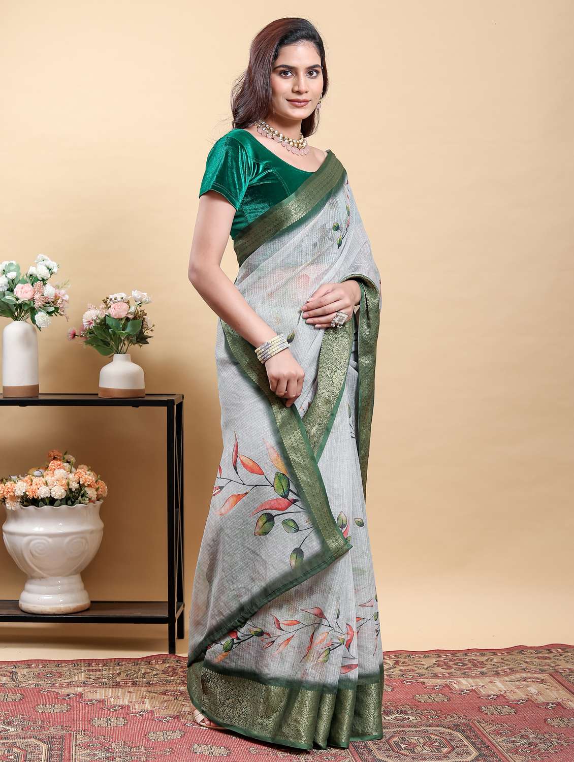 women printed casual wear saree with blouse - 22388929 -  Standard Image - 4