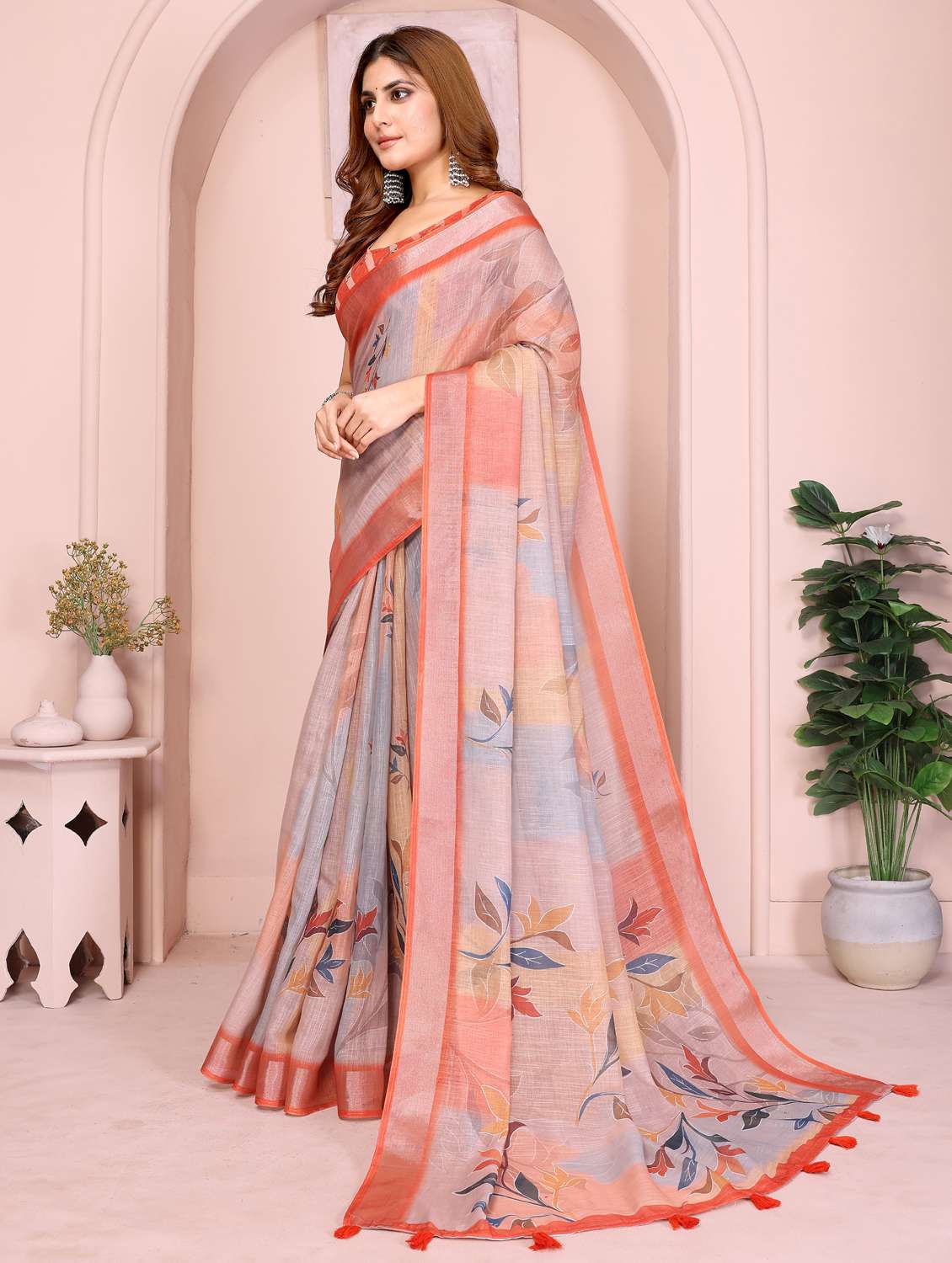 women printed casual wear saree with blouse - 22388931 -  Standard Image - 1