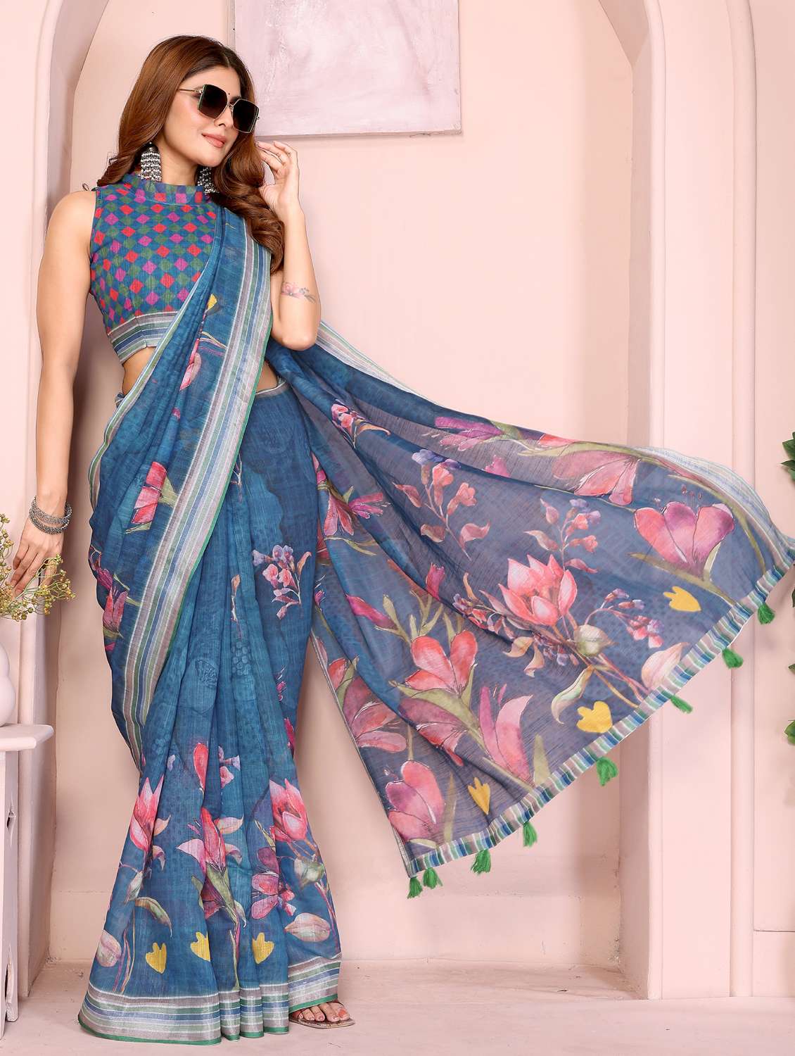 women printed casual wear saree with blouse - 22388942 -  Standard Image - 4